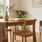 Hyperrealistisches Interieur für Interior Moodboards Holzoptik entwickeln mit warmem Eichenholz und minimalistischer Raumstimmung.