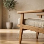 Hyperrealistisches Interior-Motiv, das zeigt, wie handwerkliche Details sichtbar werden, um Holzverarbeitung bei Premiumstühlen verstehen zu können.